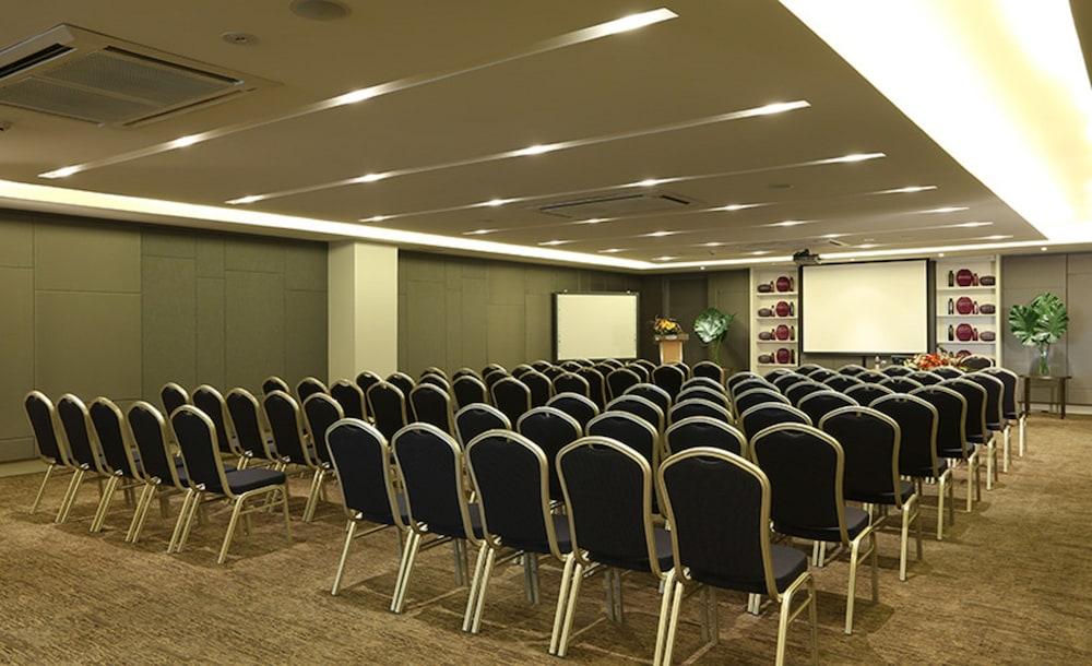 בנגקוק Bangna Pride Hotel & Residence מראה חיצוני תמונה